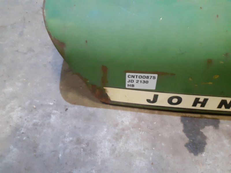 John Deere 2130