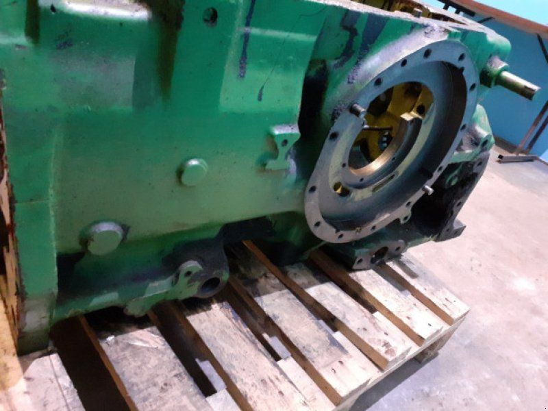 John Deere 3040