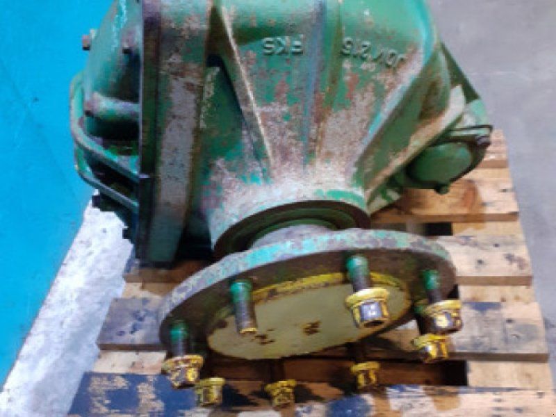 John Deere 975