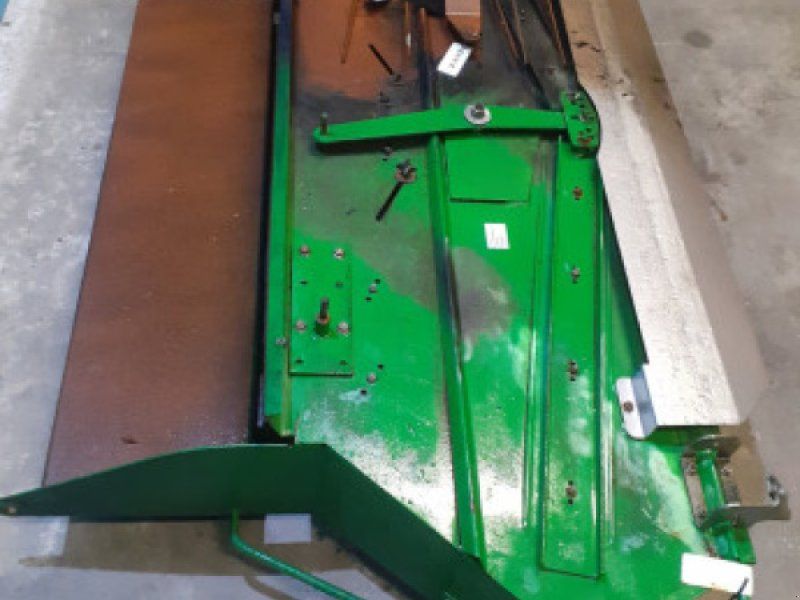 John Deere C670