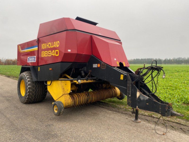 New Holland BB940R