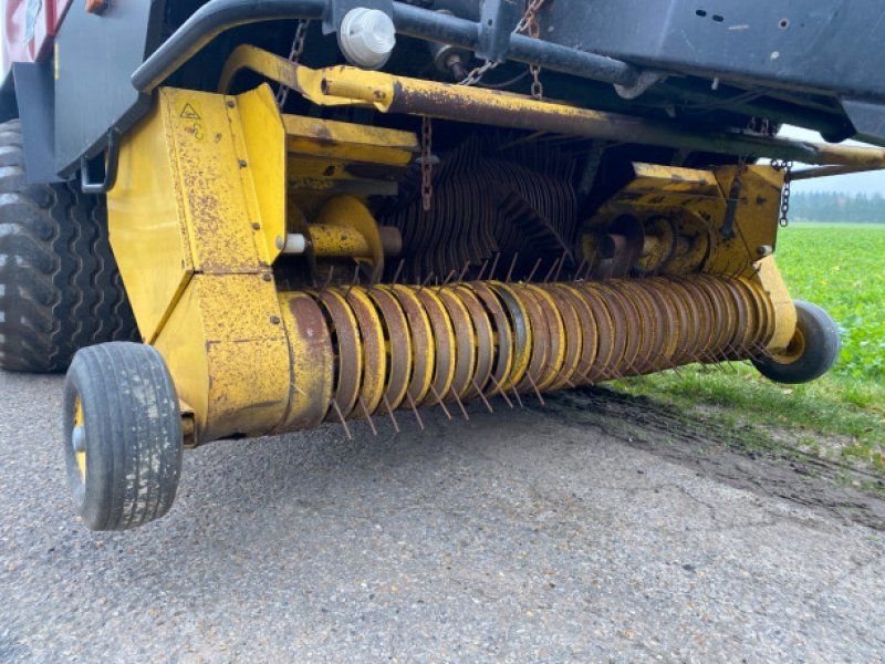 New Holland BB940R