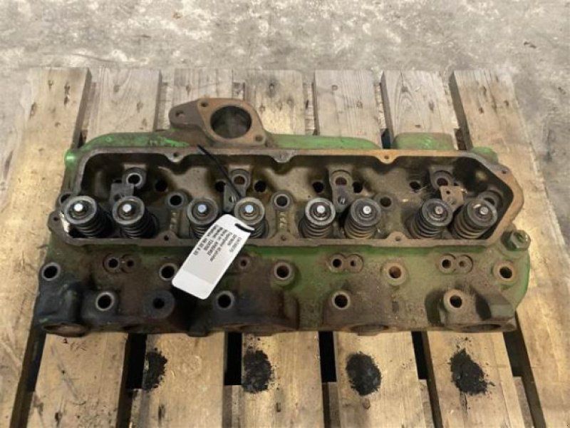 John Deere 4239