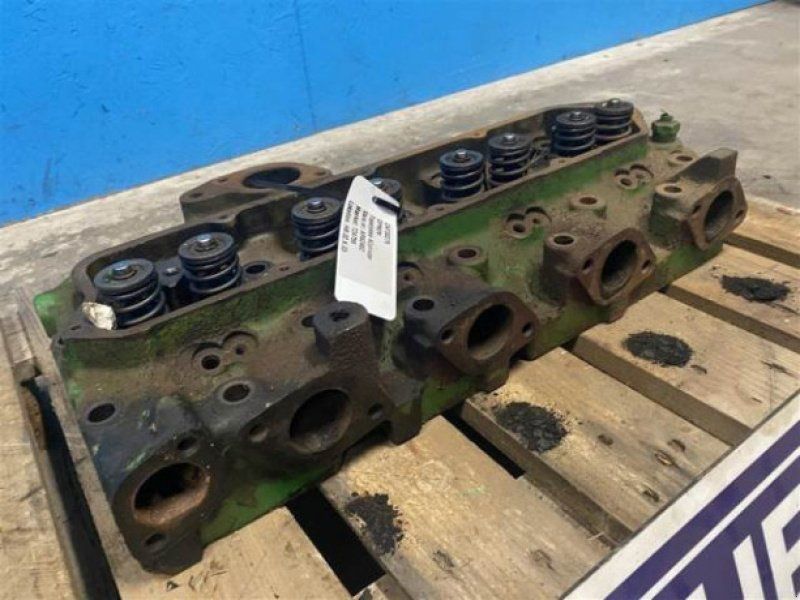 John Deere 4239