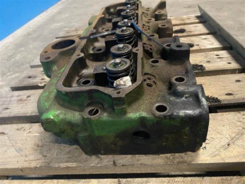 John Deere 4239