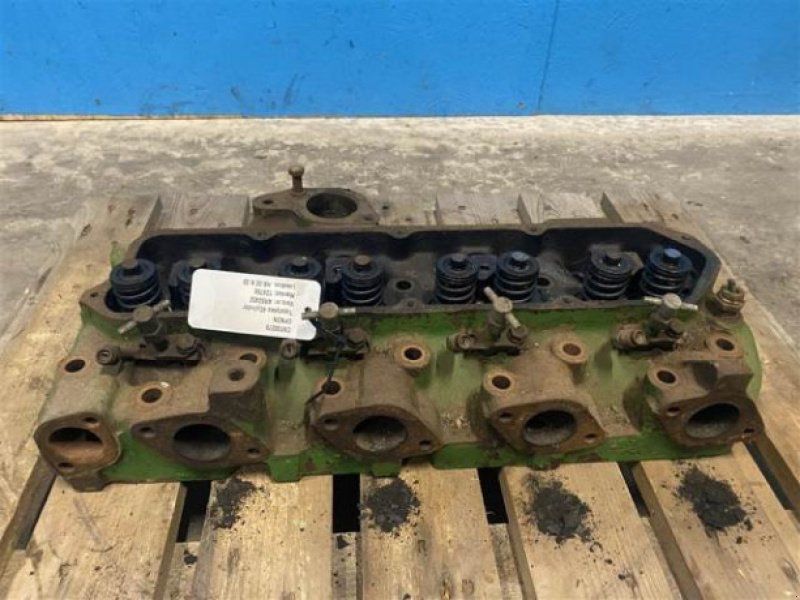 John Deere 4239