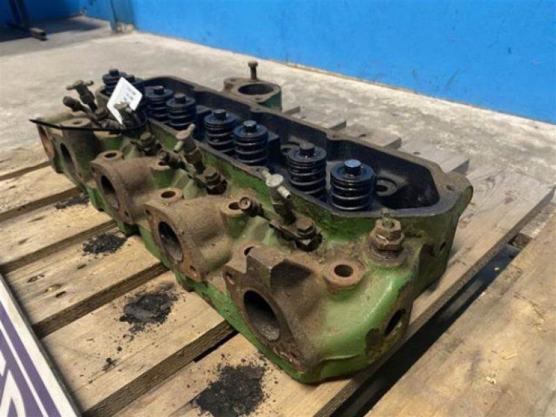 John Deere 4239