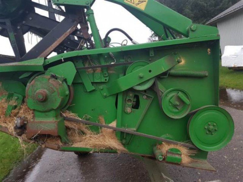 John Deere 16