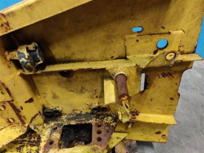 New Holland TX68