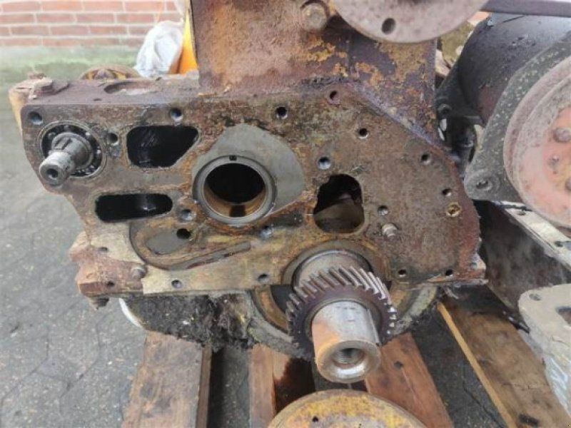 Ford Trader 590E