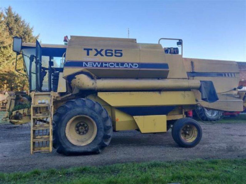 New Holland TX65