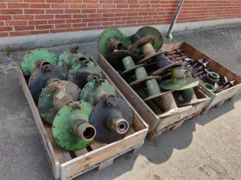 John Deere 1075