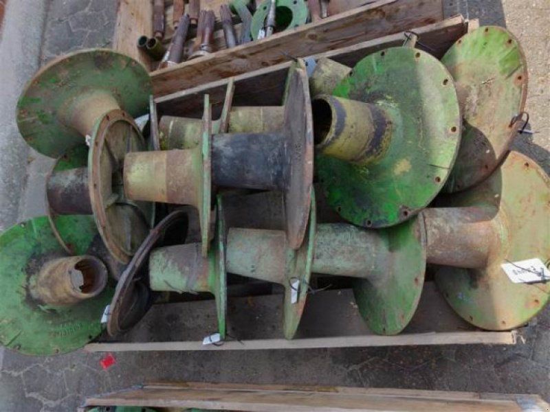 John Deere 1075