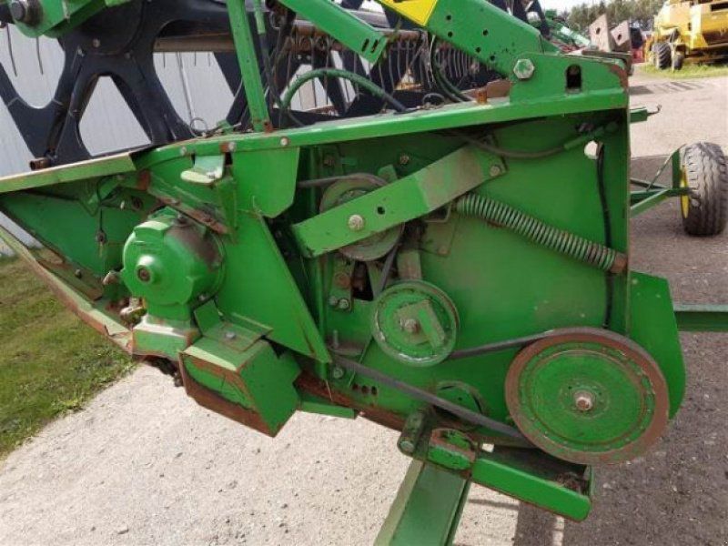 John Deere 25