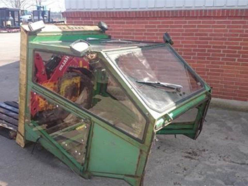 John Deere 975