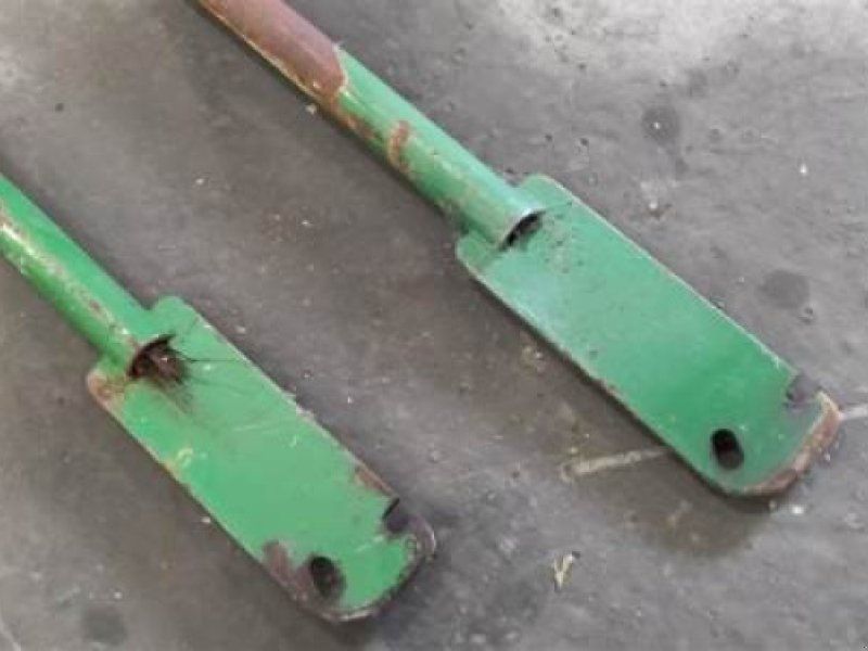 John Deere 1075