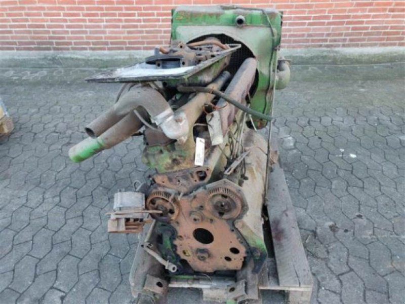 John Deere 6329