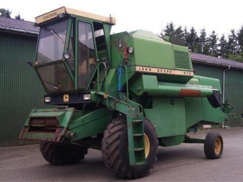 John Deere 975