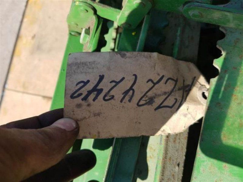 John Deere 1052