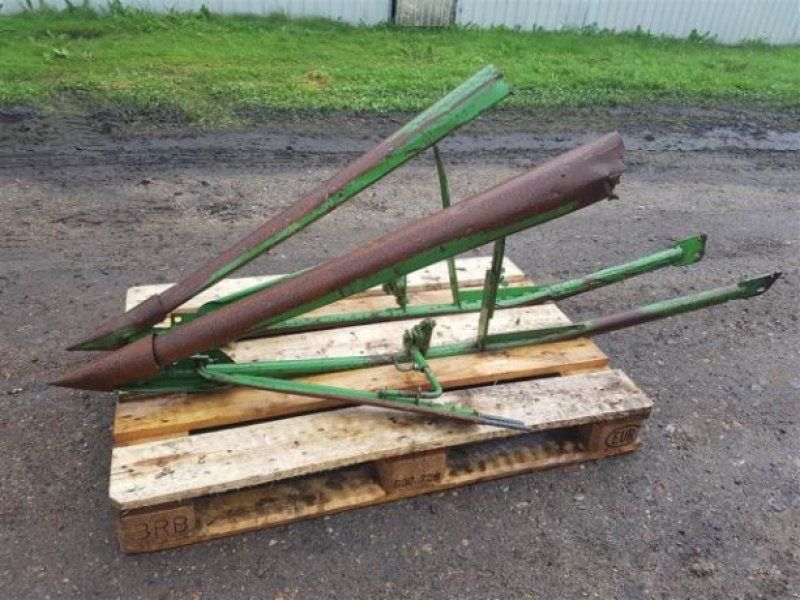 John Deere 1075