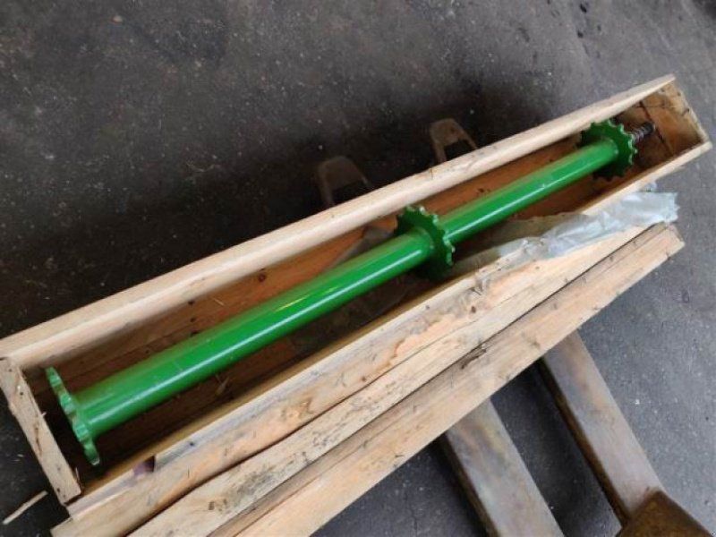 John Deere 2266