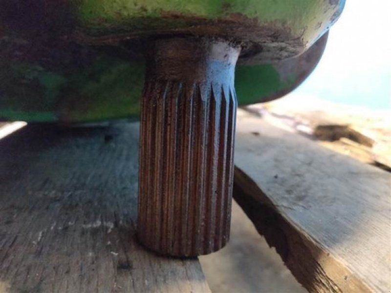John Deere 1085