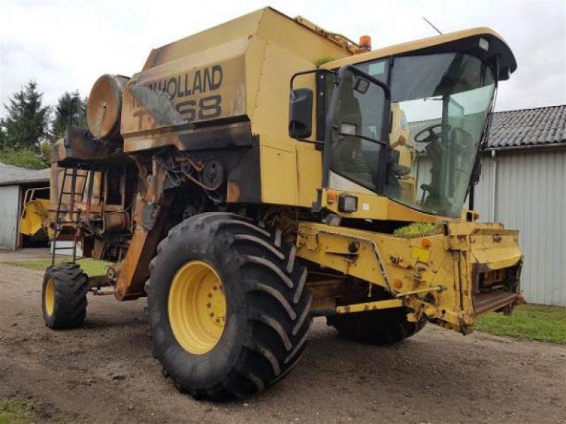 New Holland TX68