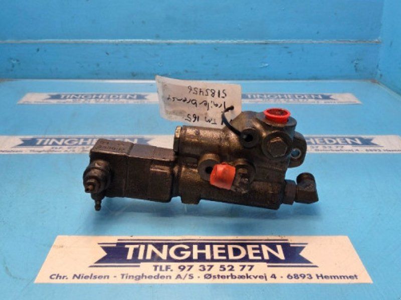 New Holland TM165