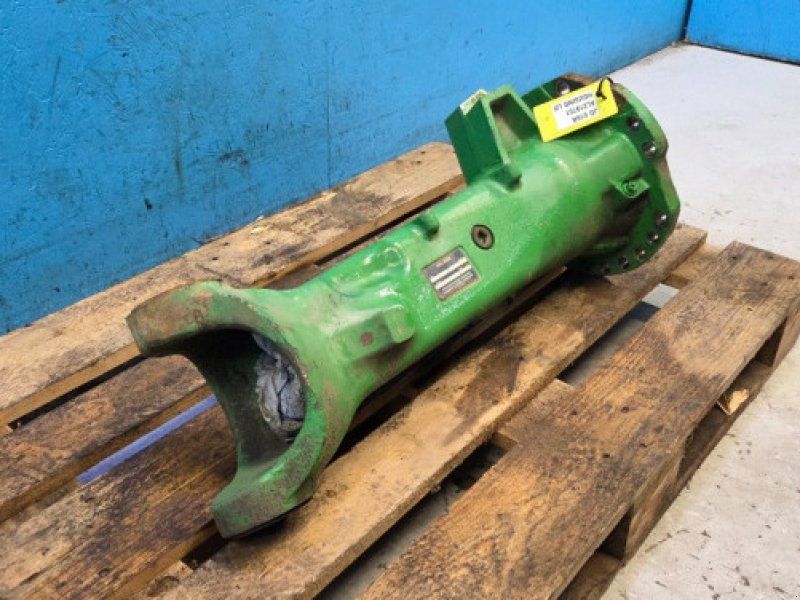 John Deere 6215R