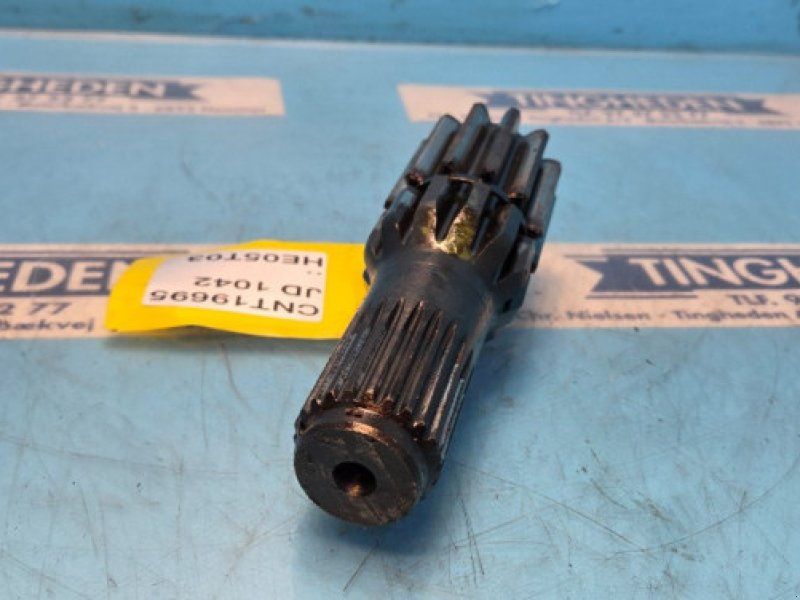 John Deere 1042