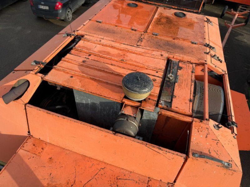 D1900