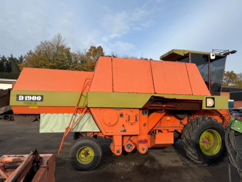 D1900