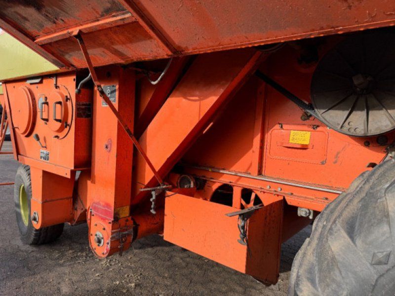 D1900