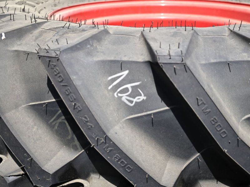 Trelleborg 600/65 R34 Tm800 und 480/65 R24 Tm 800