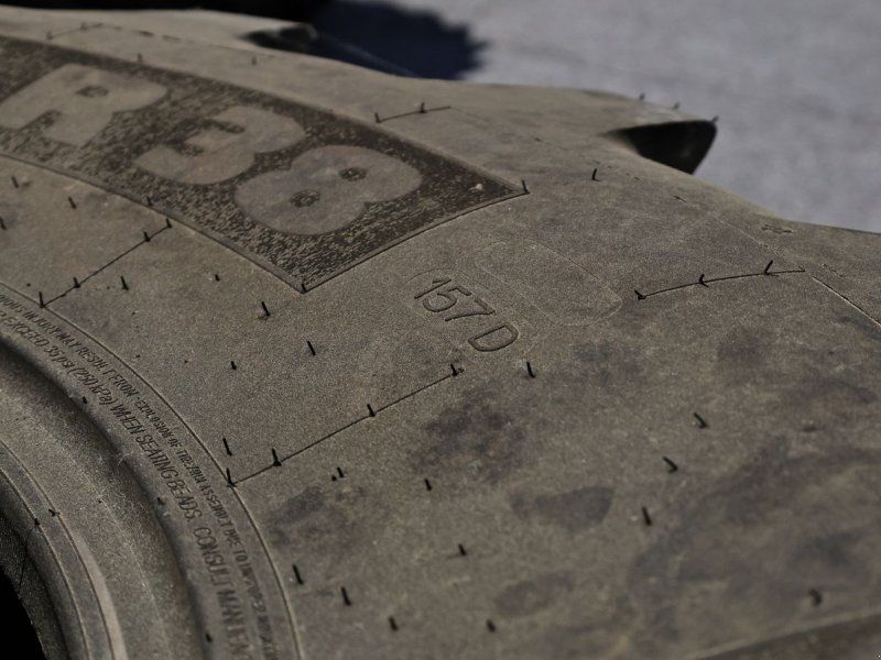Michelin 650/65 R38
