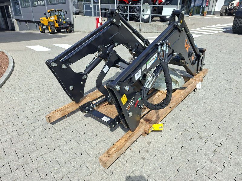Hauer POM VX 110 TBS-2 mit Konsolen zu Steyr CVT 4120
