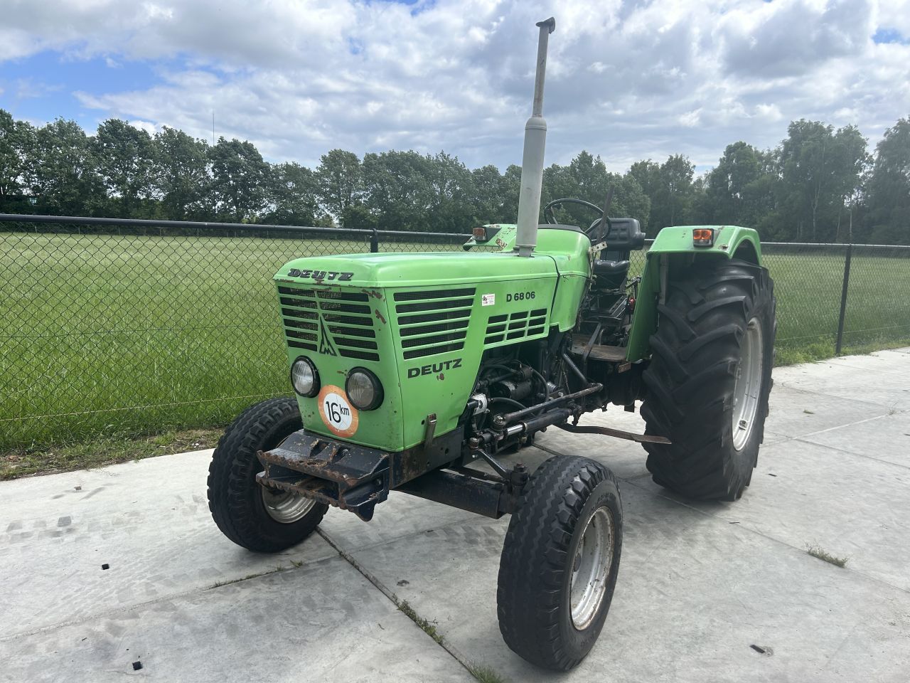 Nette Deutz 6806 met stuurbekrachtiging (MARGE)
