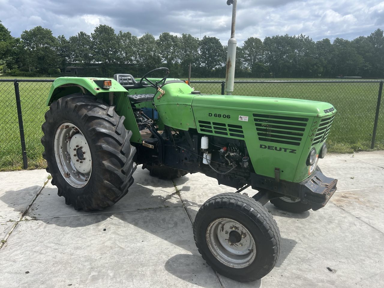 Nette Deutz 6806 met stuurbekrachtiging (MARGE)