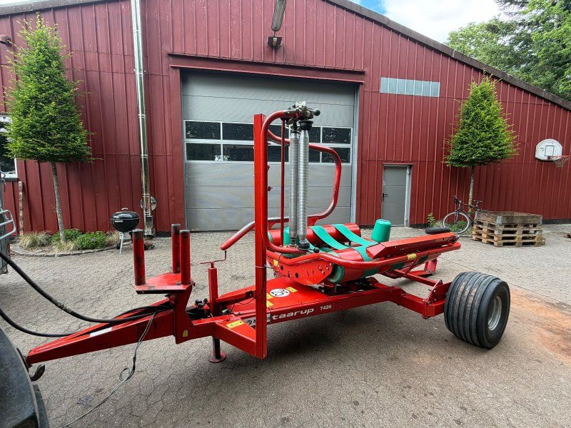 Kverneland Taarup 7420