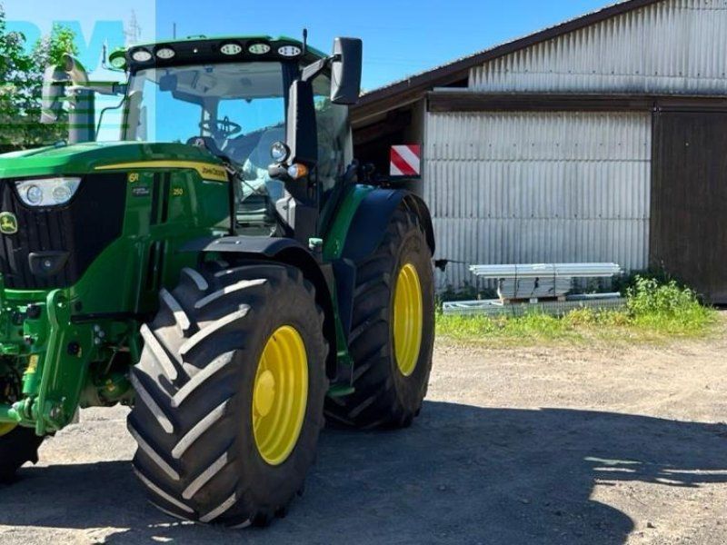 John Deere 6R 250