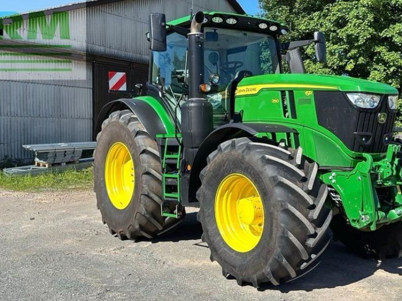 John Deere 6R 250