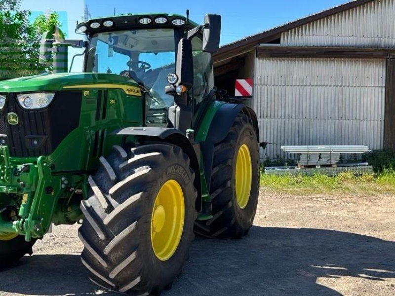 John Deere 6R 250