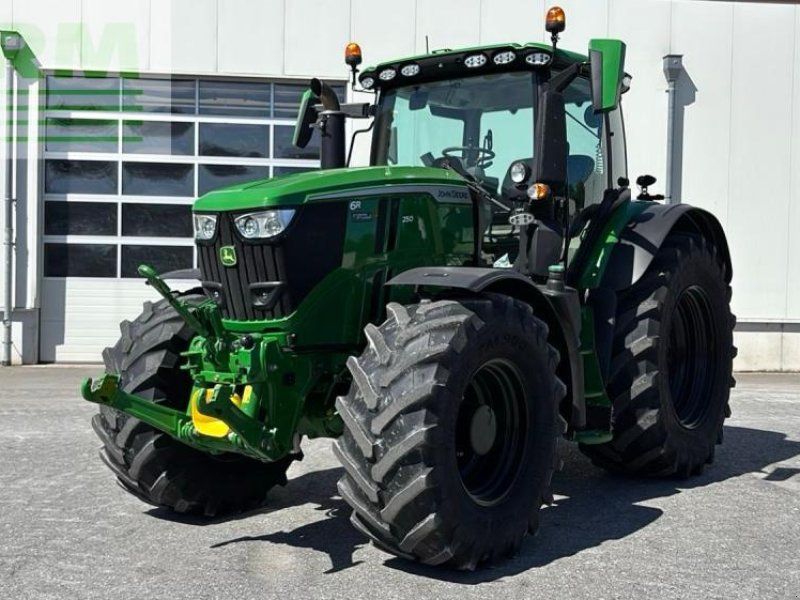 John Deere 6R 250