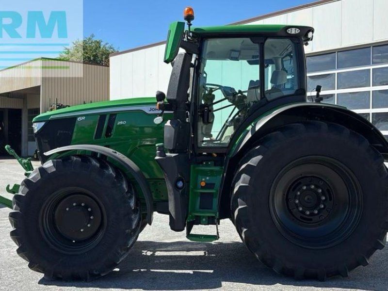 John Deere 6R 250