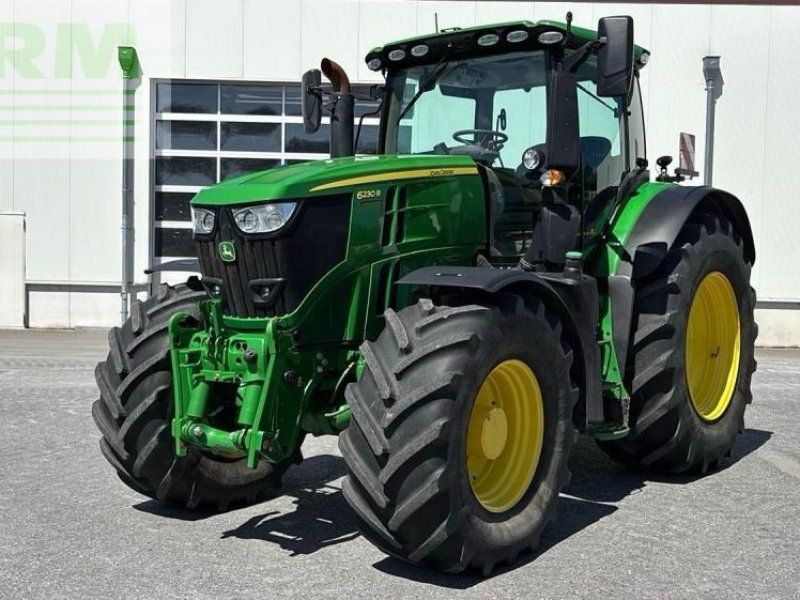 John Deere 6230R