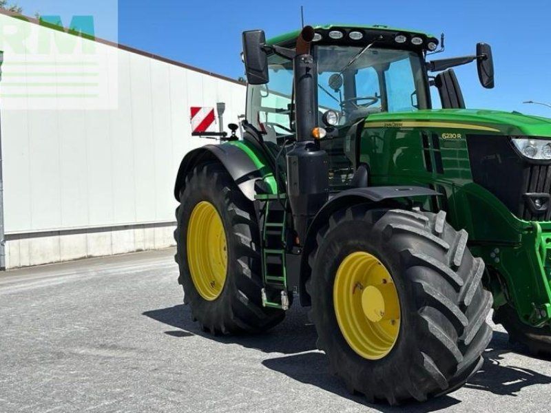 John Deere 6230R