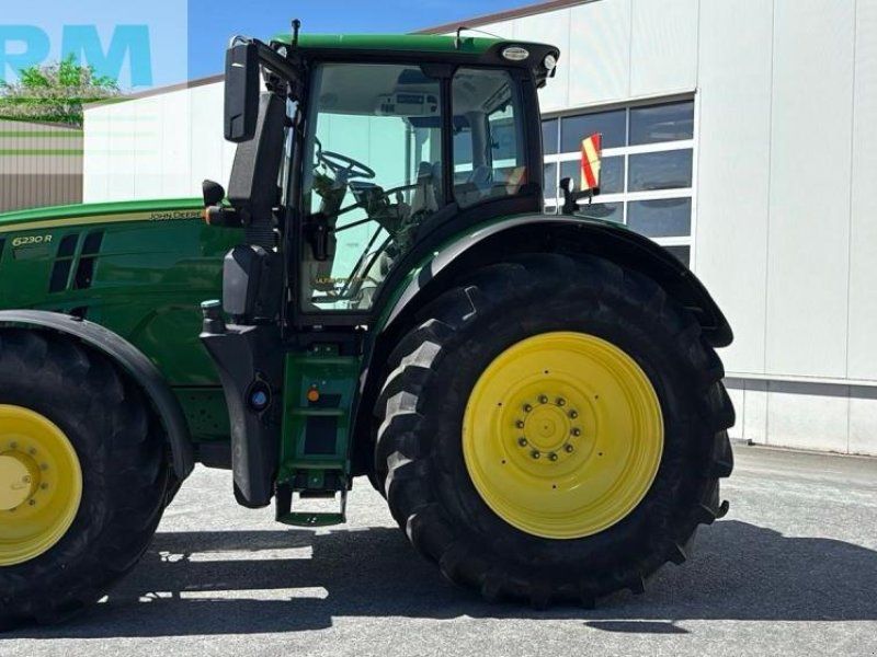 John Deere 6230R