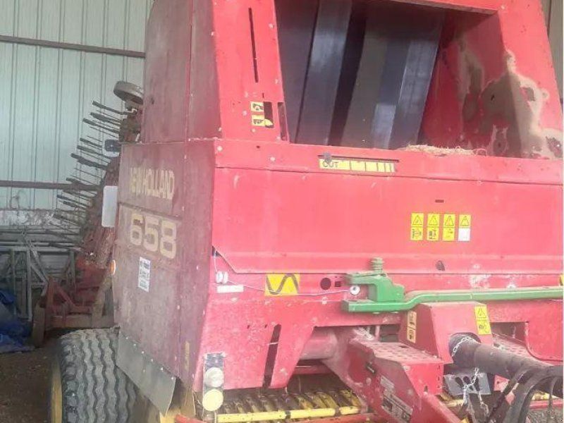 New Holland 658