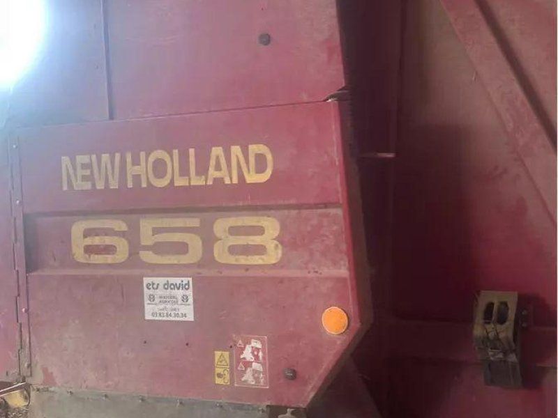 New Holland 658