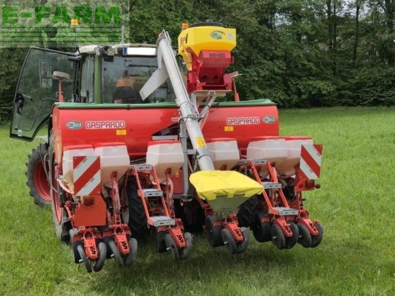 Gehl mtr 6 reihig isobus mit apv streuer